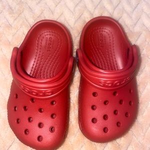 6c red crocs